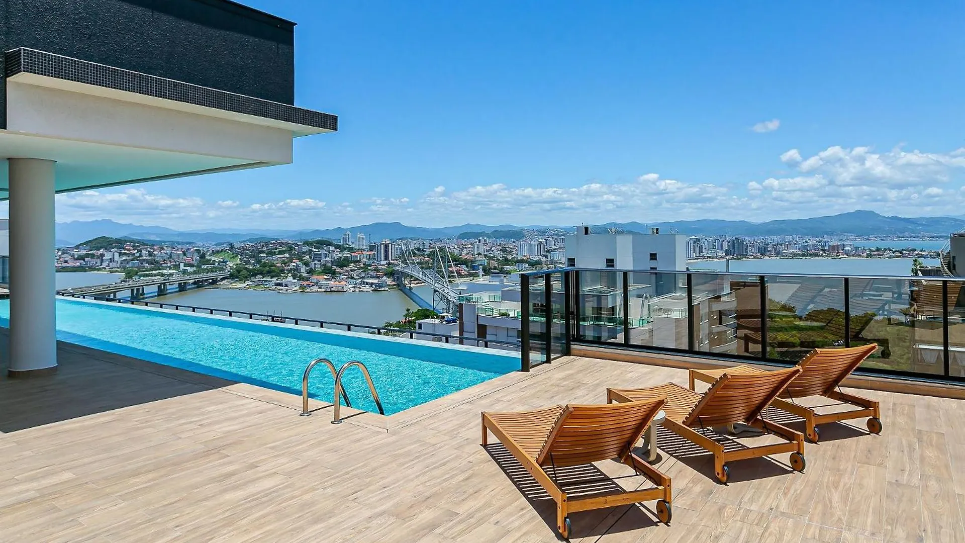 Vista Mar | Beneficios Me2 | Foodhall #Ttv701 Florianopolis Apartment